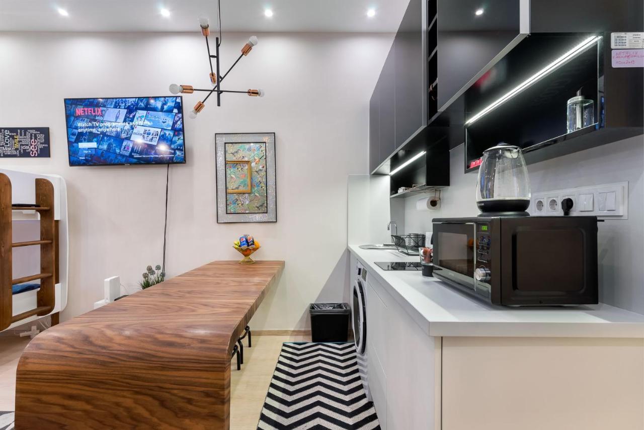 Apartament Economy Downtown Design - Free Parking - Balcony - Super Puplic Transport - Ac *
