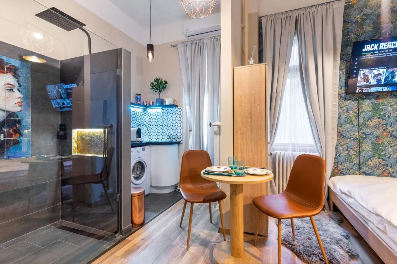 Economy Downtown Design - Free Parking - Balcony - Super Puplic Transport - Ac Apartament