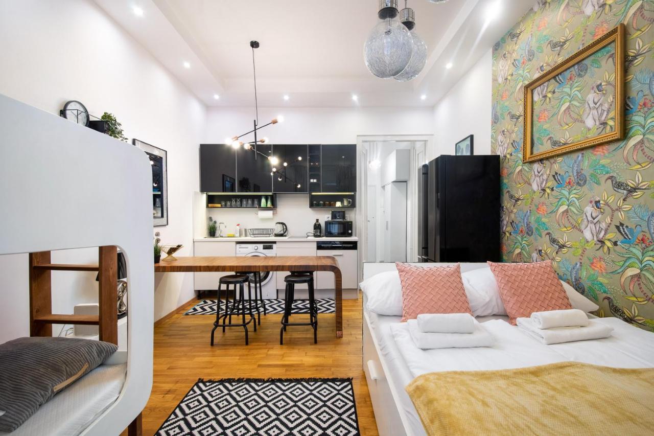 Apartament Economy Downtown Design - Free Parking - Balcony - Super Puplic Transport - Ac *